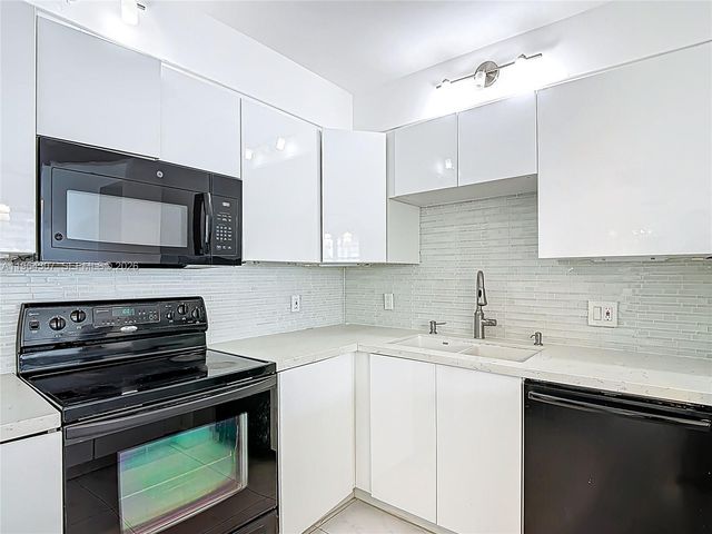 2801 NE 183rd Street 1504W, Aventura, FL 33160