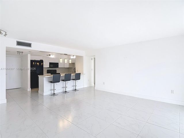2801 NE 183rd Street 1504W, Aventura, FL 33160