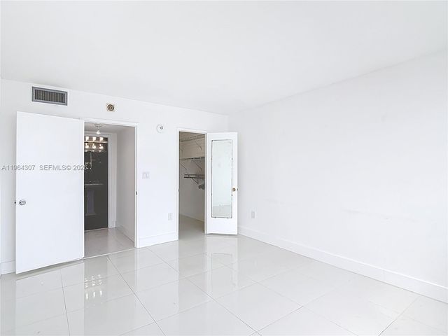 2801 NE 183rd Street 1504W, Aventura, FL 33160