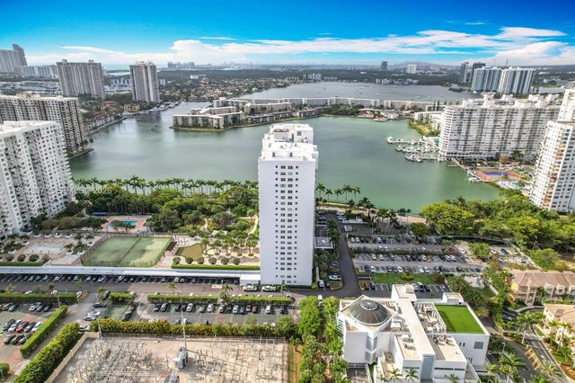 2801 NE 183rd Street 1504W, Aventura, FL 33160