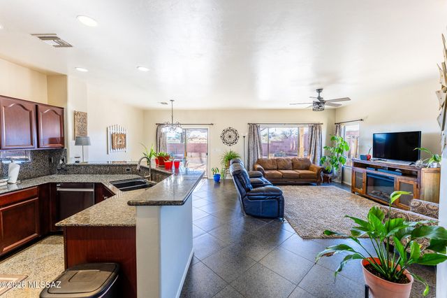 1003 S Throne Room Street, Benson, AZ 85602
