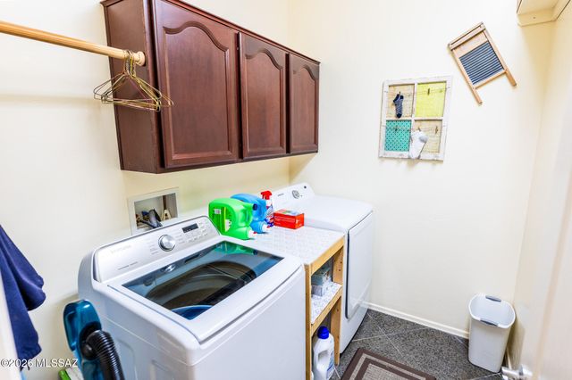 1003 S Throne Room Street, Benson, AZ 85602