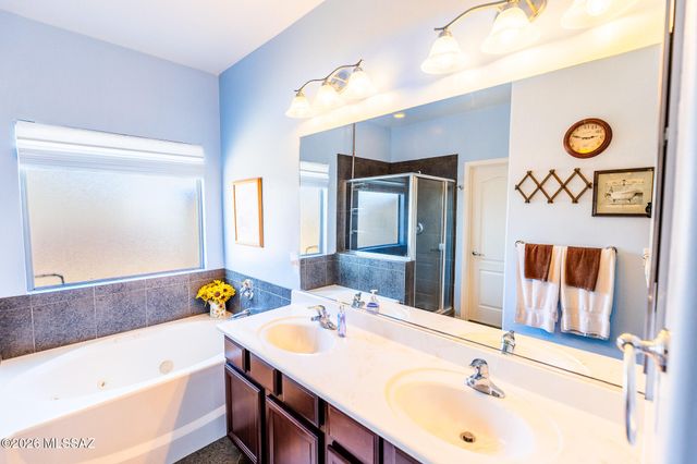1003 S Throne Room Street, Benson, AZ 85602