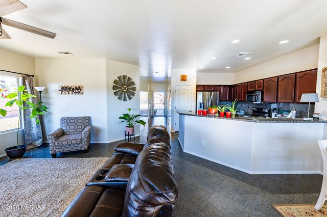 1003 S Throne Room Street, Benson, AZ 85602