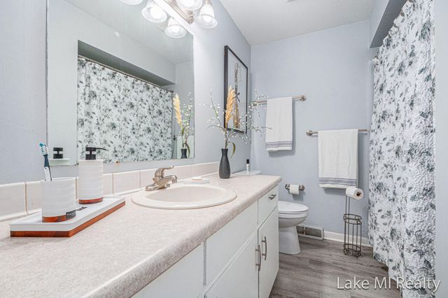 2521 Chassell Street Sw, City Of Wyoming, MI 49519