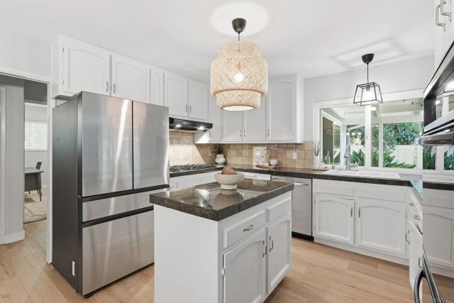 7711 Golfcrest Dr, San Diego, CA 92119