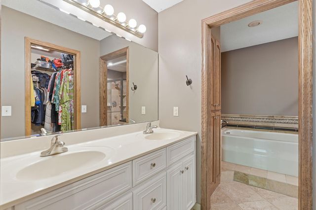 3676 Widgeon Way, Eagan, MN 55123