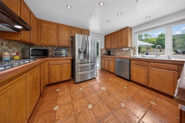 19724 Trull Brook Drive, Tarzana, CA 91356