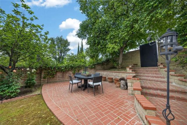 19724 Trull Brook Drive, Tarzana, CA 91356