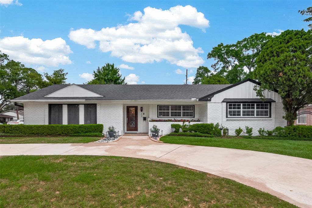 5666 Overbrook Lane, Houston, TX 77056
