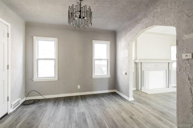 16863 Birwood Street, Detroit, MI 48221
