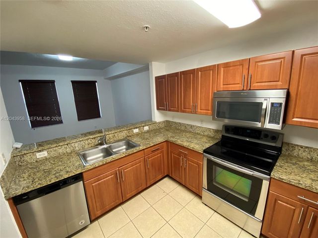 11202 NW 83rd St 106, Doral, FL 33178