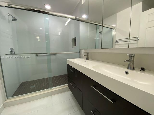 11202 NW 83rd St 106, Doral, FL 33178