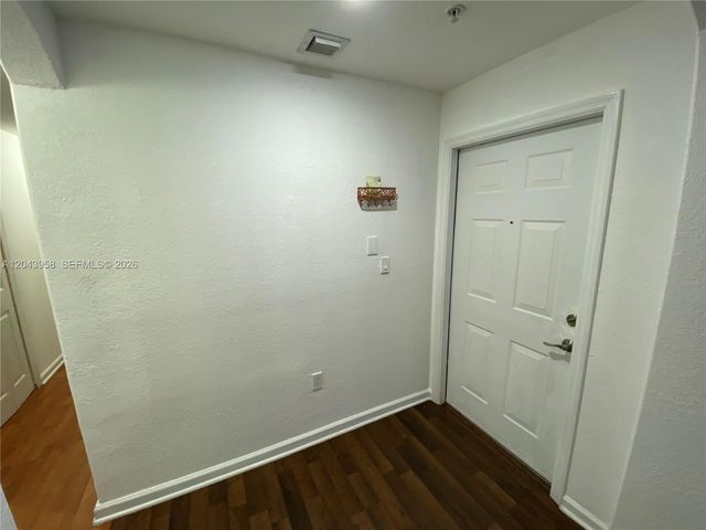 11202 NW 83rd St 106, Doral, FL 33178