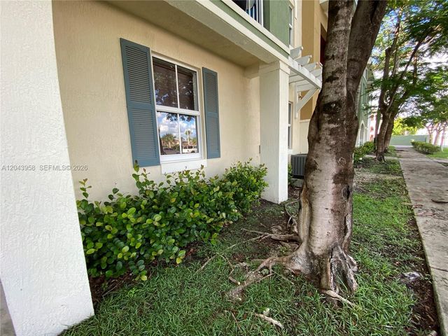 11202 NW 83rd St 106, Doral, FL 33178