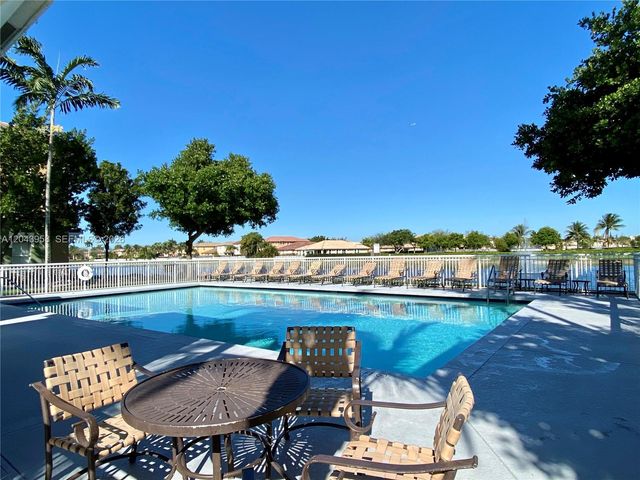 11202 NW 83rd St 106, Doral, FL 33178