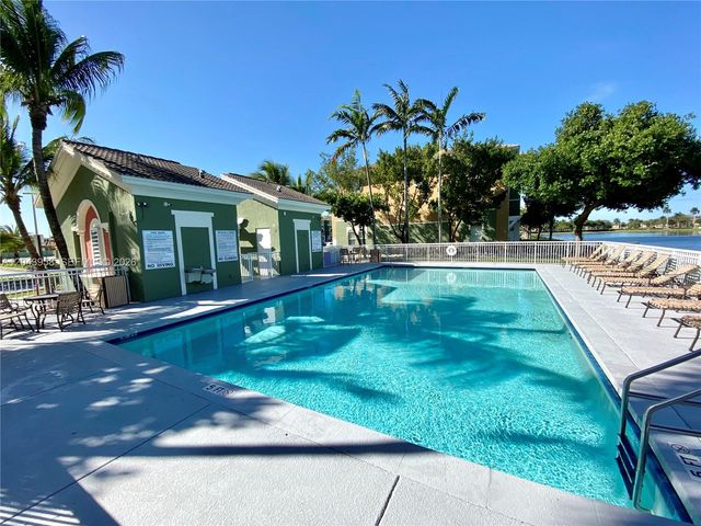 11202 NW 83rd St 106, Doral, FL 33178