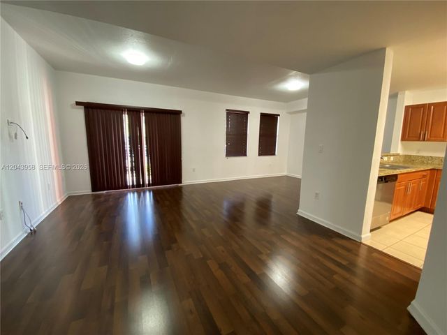 11202 NW 83rd St 106, Doral, FL 33178