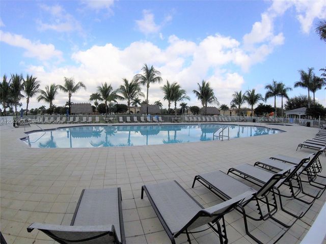 11202 NW 83rd St 106, Doral, FL 33178