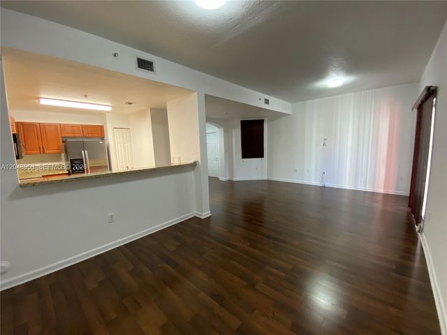 11202 NW 83rd St 106, Doral, FL 33178
