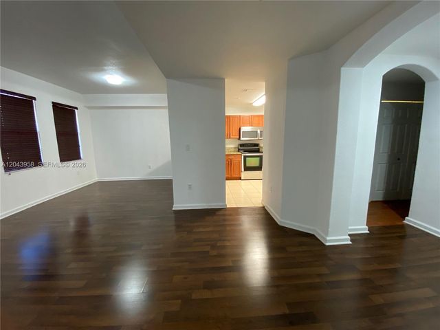 11202 NW 83rd St 106, Doral, FL 33178