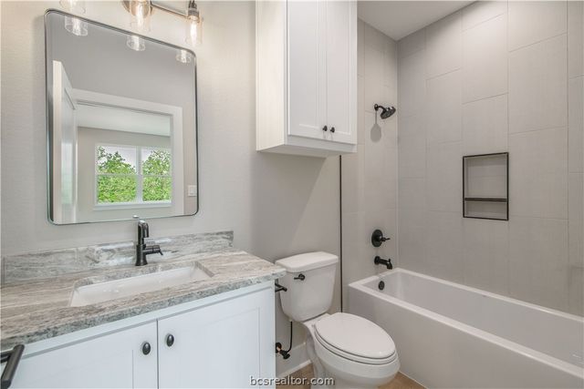 5403 Woodland Park Drive, College Station, TX 77845