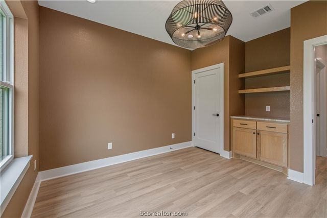 5403 Woodland Park Drive, College Station, TX 77845