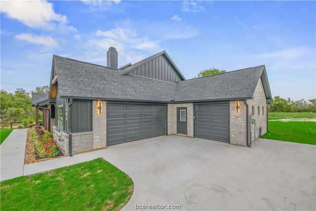 5403 Woodland Park Drive, College Station, TX 77845