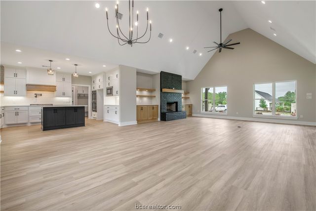 5403 Woodland Park Drive, College Station, TX 77845