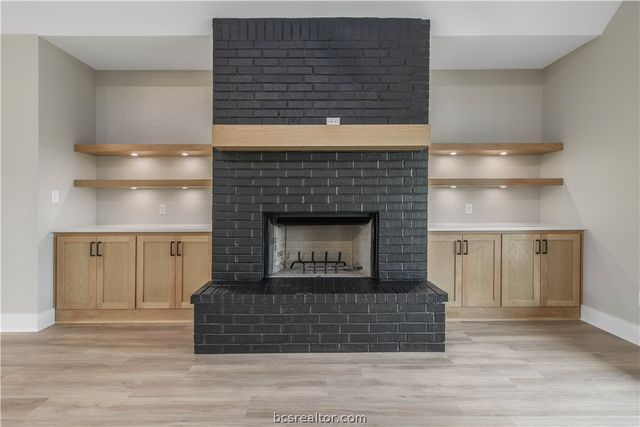 5403 Woodland Park Drive, College Station, TX 77845