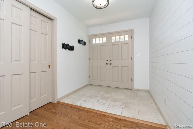53081 Scenic Drive, Shelby Twp, MI 48316