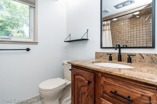 53081 Scenic Drive, Shelby Twp, MI 48316