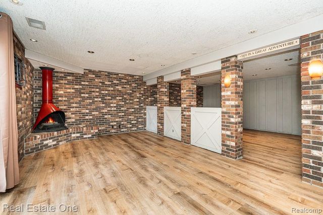 53081 Scenic Drive, Shelby Twp, MI 48316