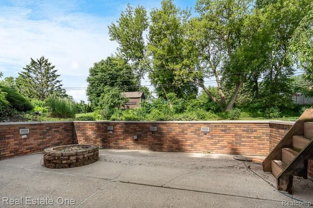 53081 Scenic Drive, Shelby Twp, MI 48316