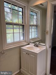 40 W BRIDGE STREET APT1, New Hope, PA 18938
