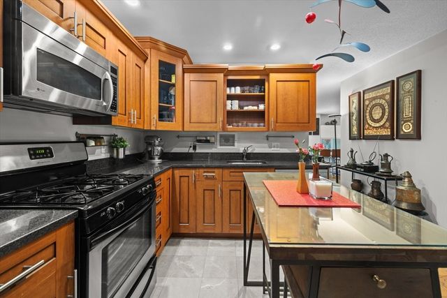 65 East India Row 3G, Boston, MA 02110