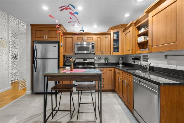 65 East India Row 3G, Boston, MA 02110