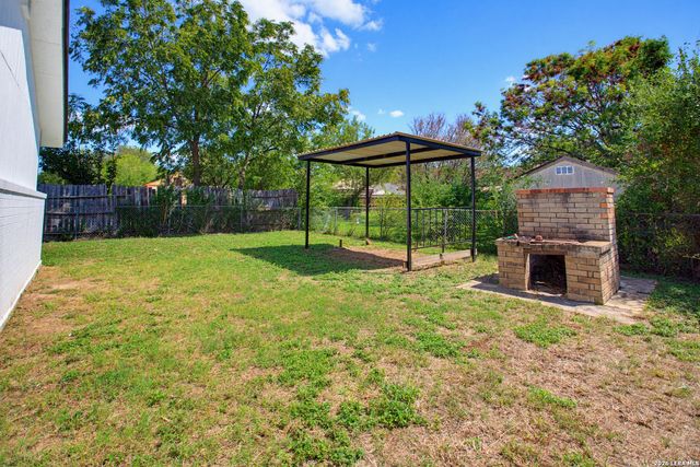 7218 PEBBLE CREEK DR, San Antonio, TX 78238