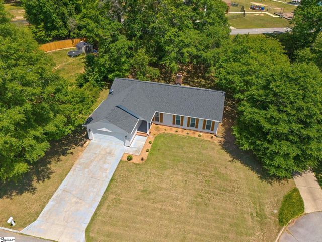 401 Belcross Drive, Simpsonville, SC 29681