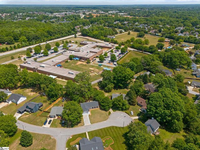 401 Belcross Drive, Simpsonville, SC 29681