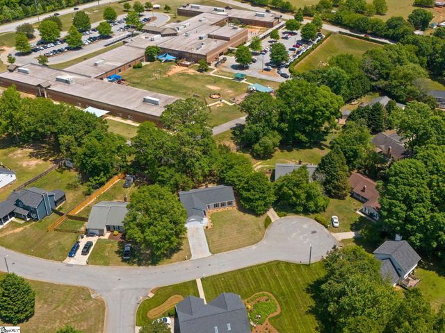 401 Belcross Drive, Simpsonville, SC 29681