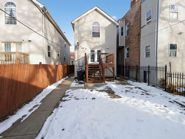 2753 W Adams Street, Chicago, IL 60612