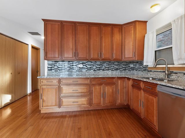 2753 W Adams Street, Chicago, IL 60612