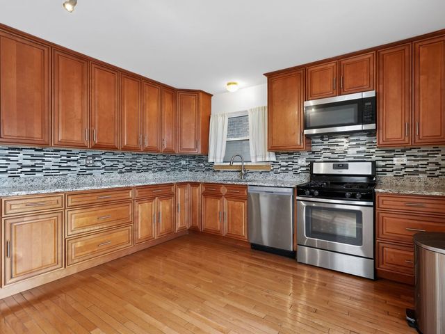 2753 W Adams Street, Chicago, IL 60612