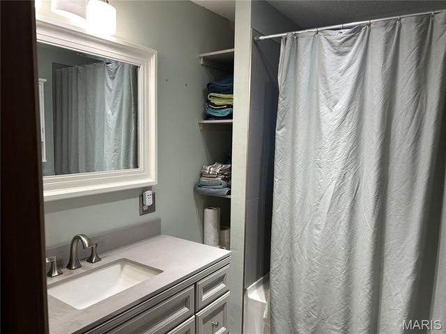 10198 S Old Route 66, Litchfield, IL 62056