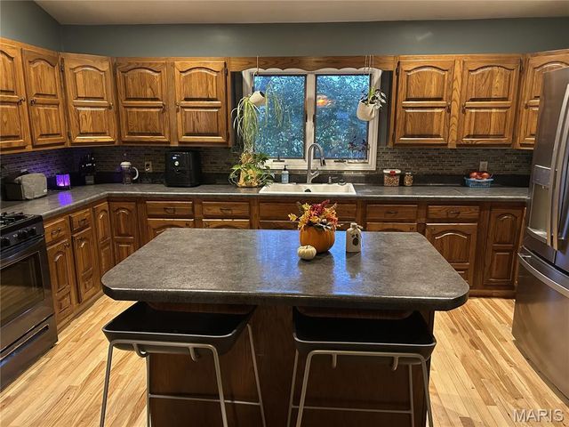 10198 S Old Route 66, Litchfield, IL 62056