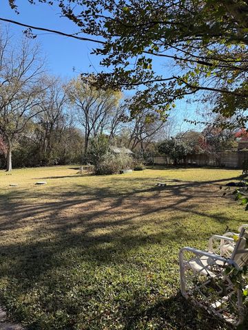 113 Townes Drive, Lakeside, TX 76108