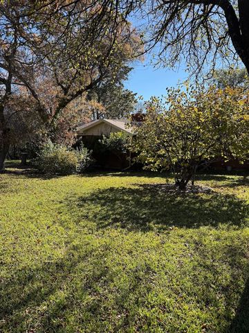 113 Townes Drive, Lakeside, TX 76108