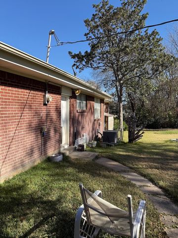 113 Townes Drive, Lakeside, TX 76108