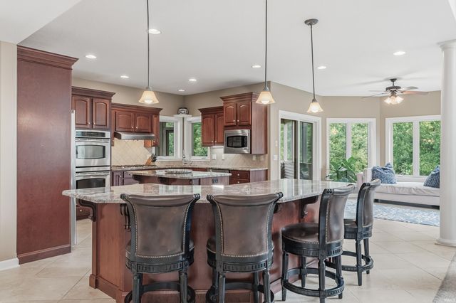 12516 Covington Manor Farms Road, Fort Wayne, IN 46814